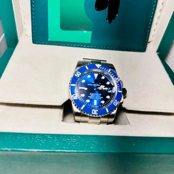 Men’s Watches with Box - Picture 3 of 6